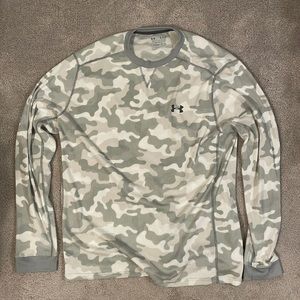 Camouflage Under Armour Long Sleeved Shirt XL